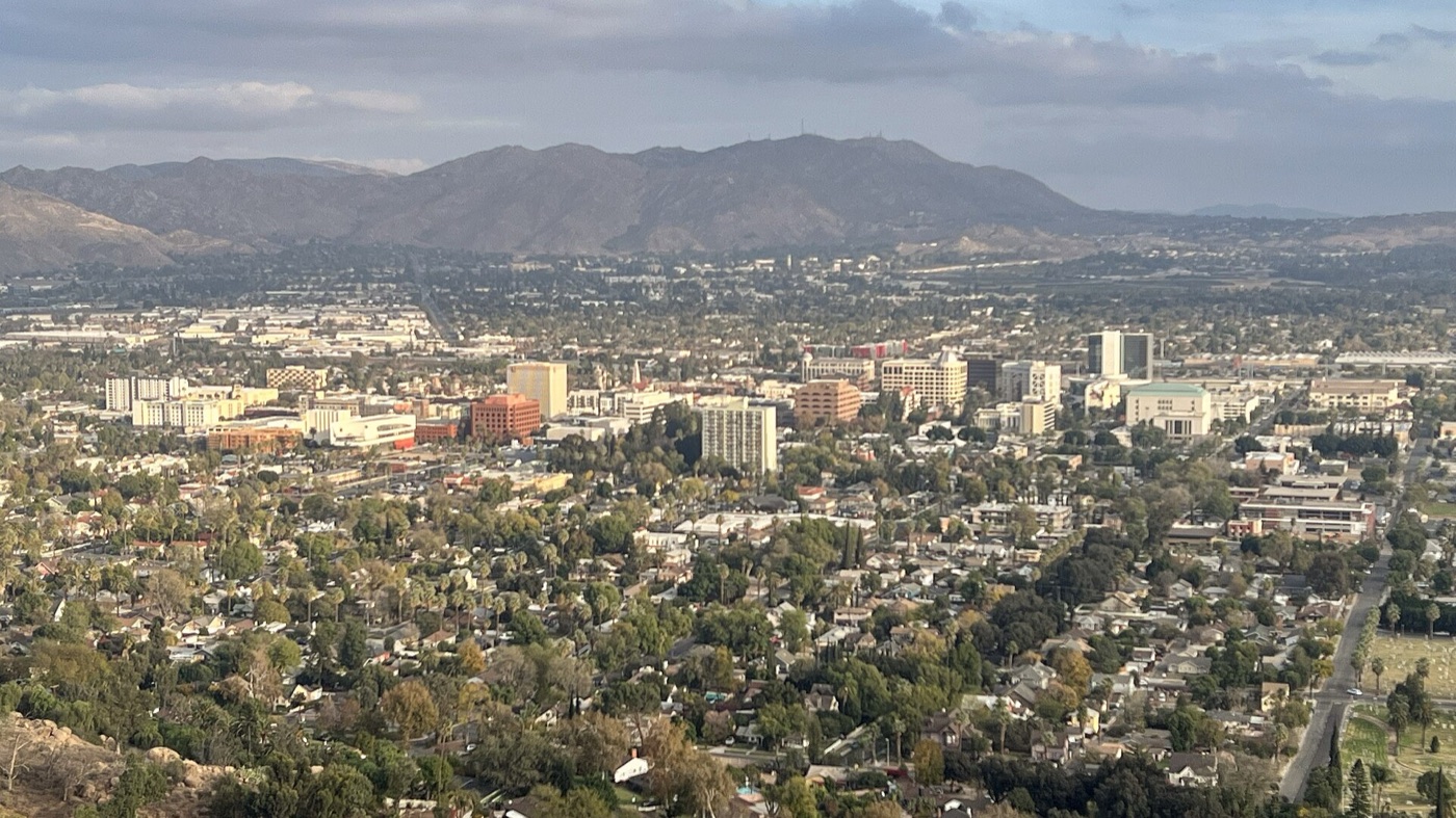 Downtown Riverside and the Box Springs Mountains seen from the top of Mount Rubidoux